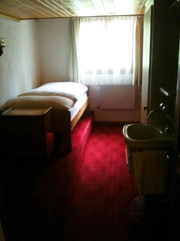 Hotel Stalden Lutschental Quarto foto