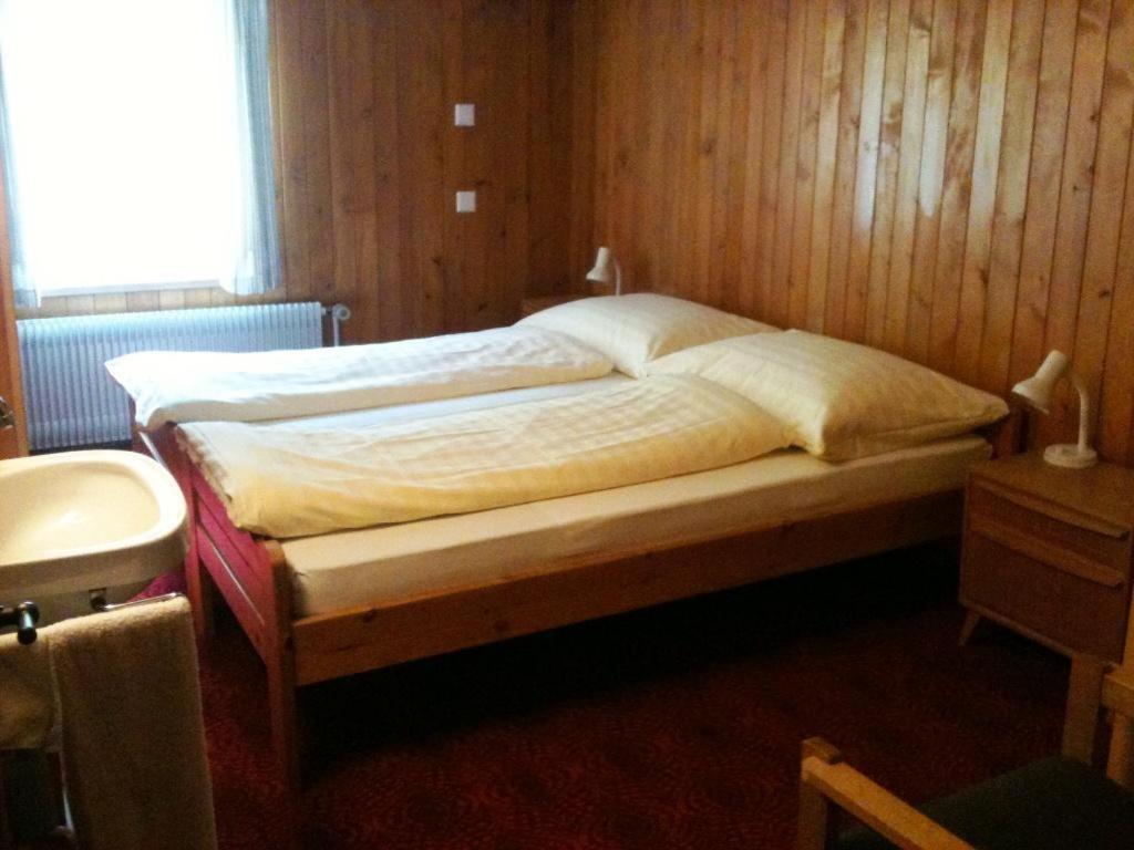 Hotel Stalden Lutschental Quarto foto