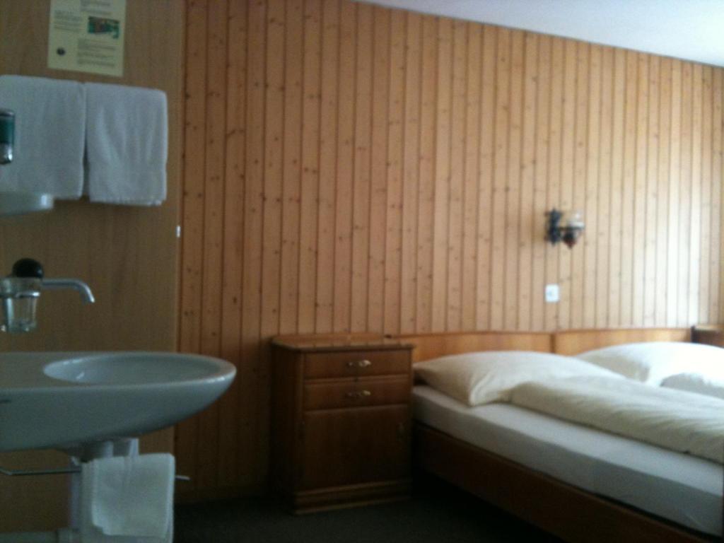 Hotel Stalden Lutschental Quarto foto